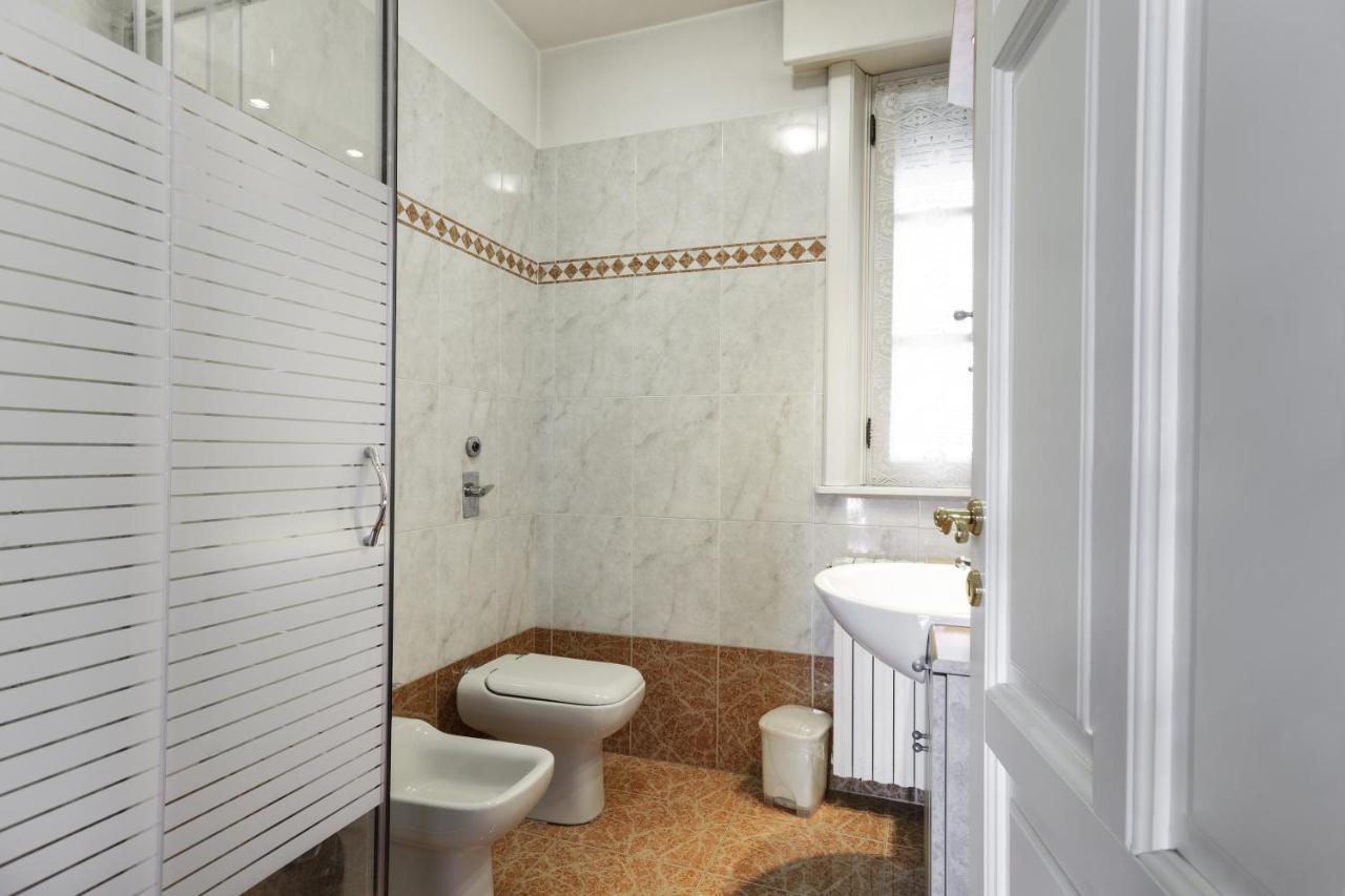 White House Apartment Лайнате Екстериор снимка