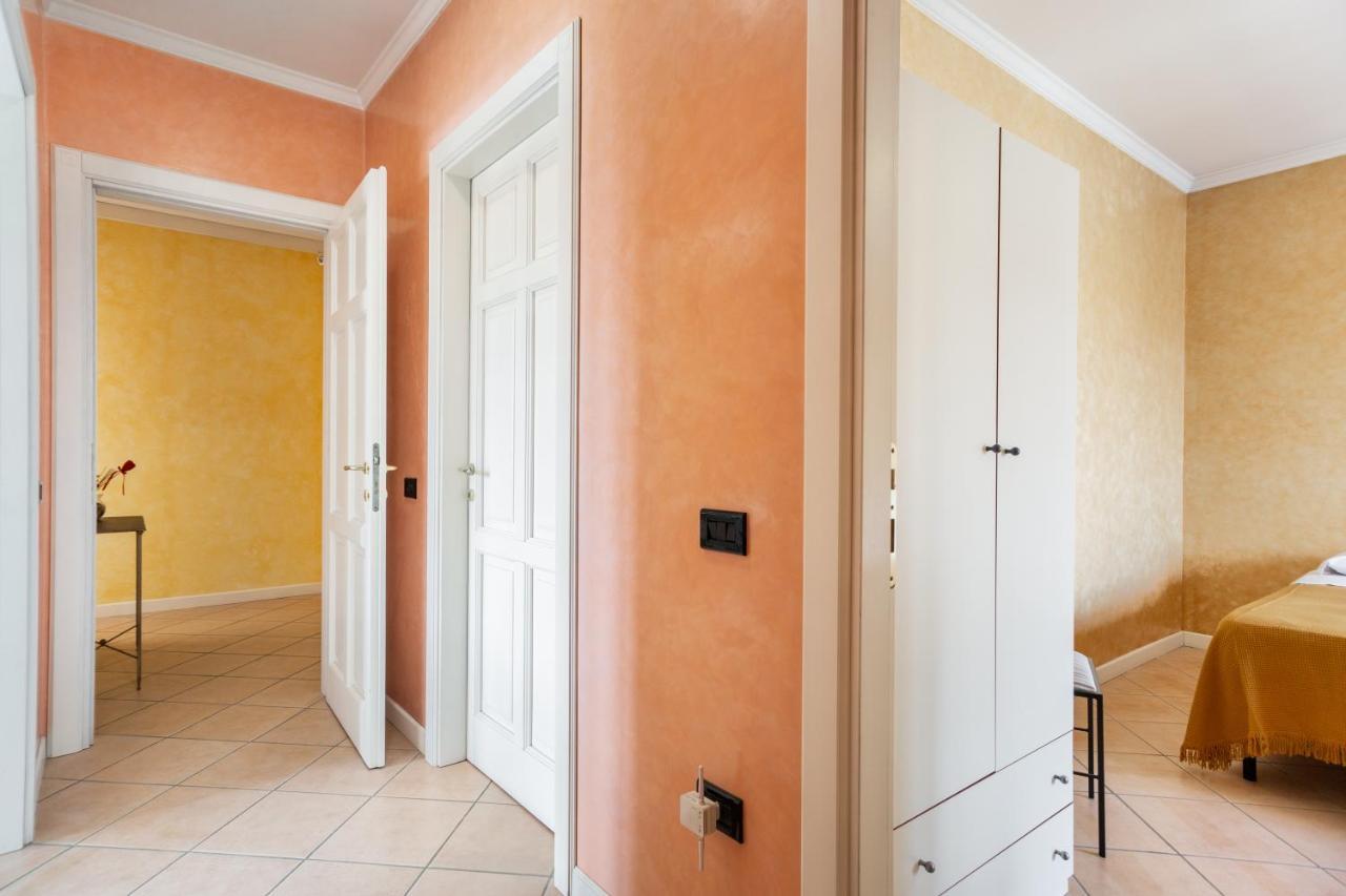 White House Apartment Лайнате Екстериор снимка