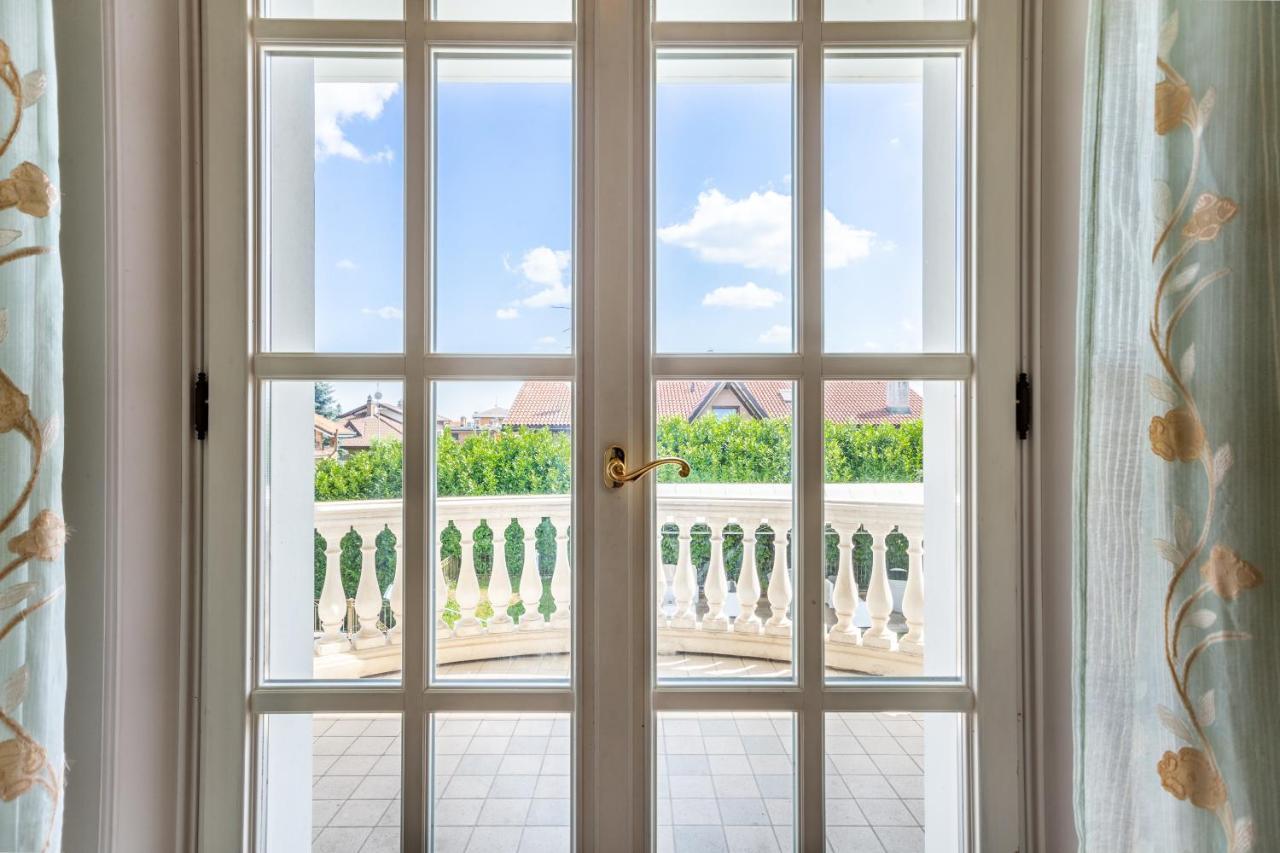 White House Apartment Лайнате Екстериор снимка