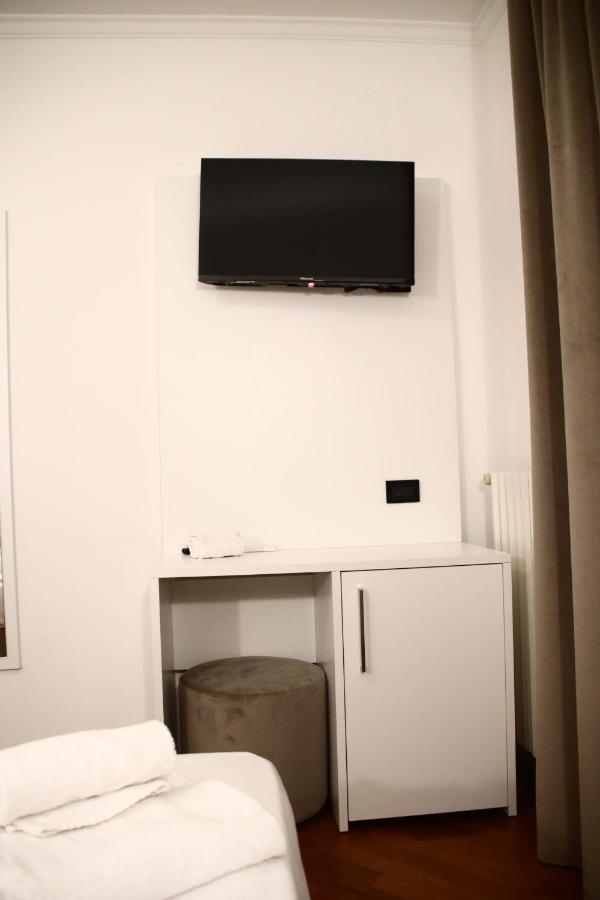 White House Apartment Лайнате Екстериор снимка