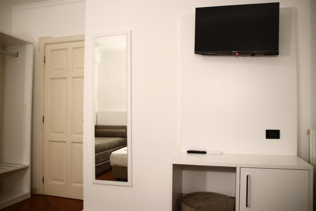 White House Apartment Лайнате Екстериор снимка