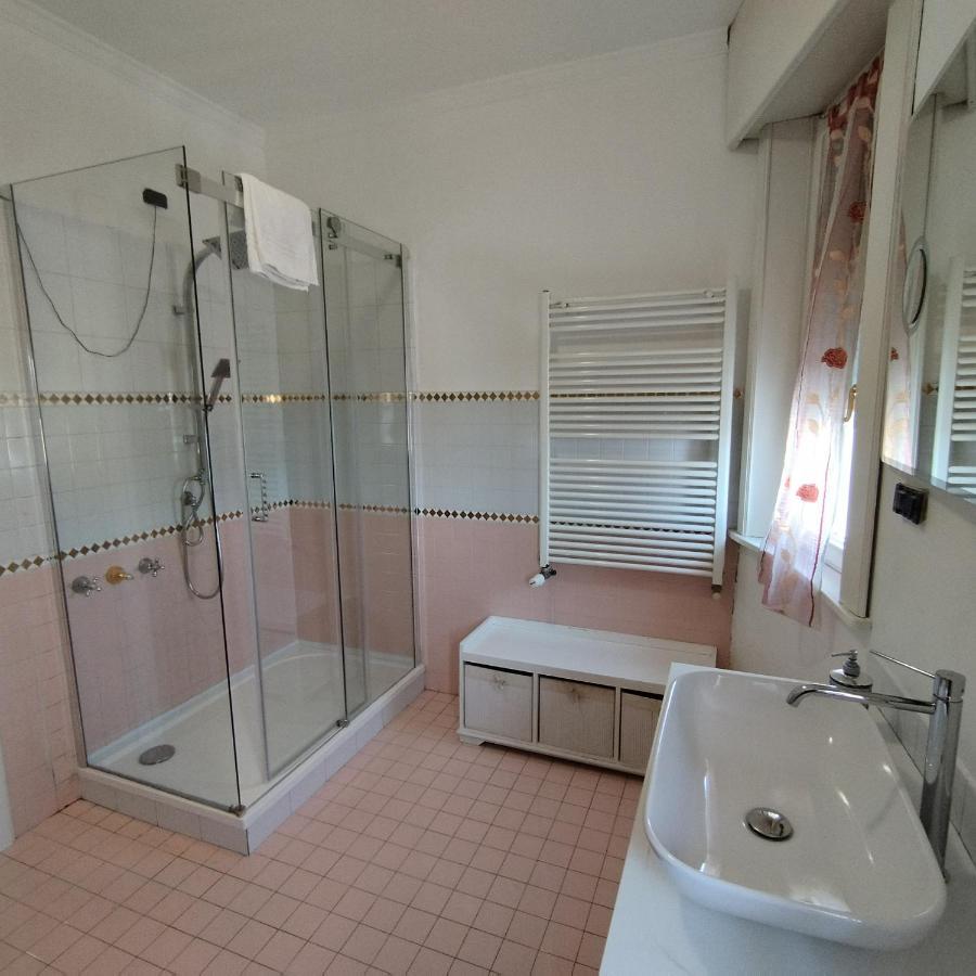 White House Apartment Лайнате Екстериор снимка