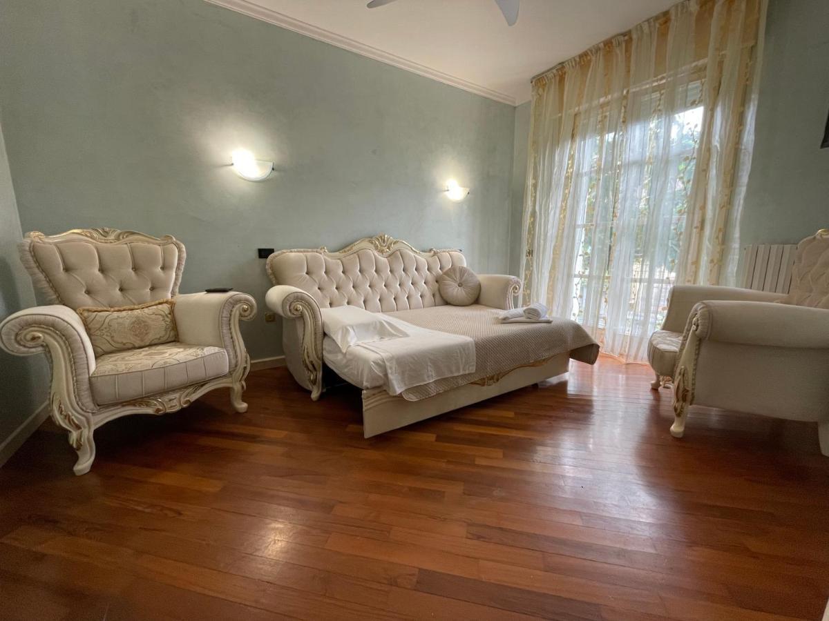 White House Apartment Лайнате Екстериор снимка