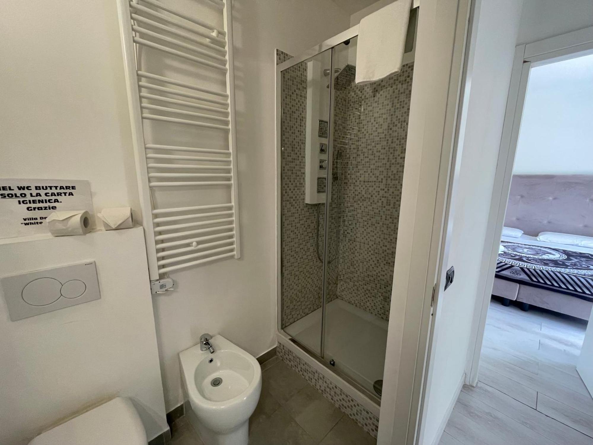 White House Apartment Лайнате Екстериор снимка