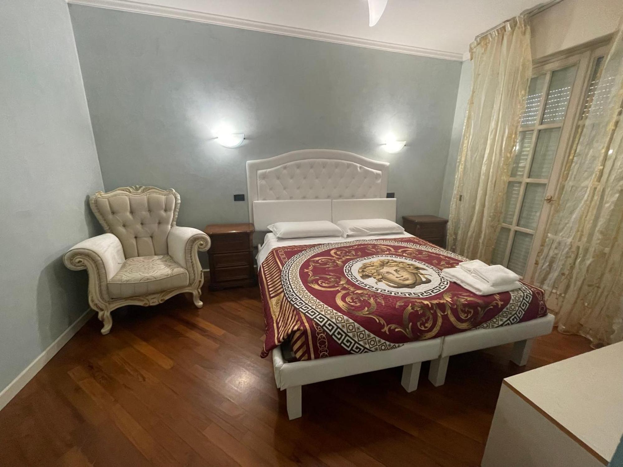 White House Apartment Лайнате Екстериор снимка